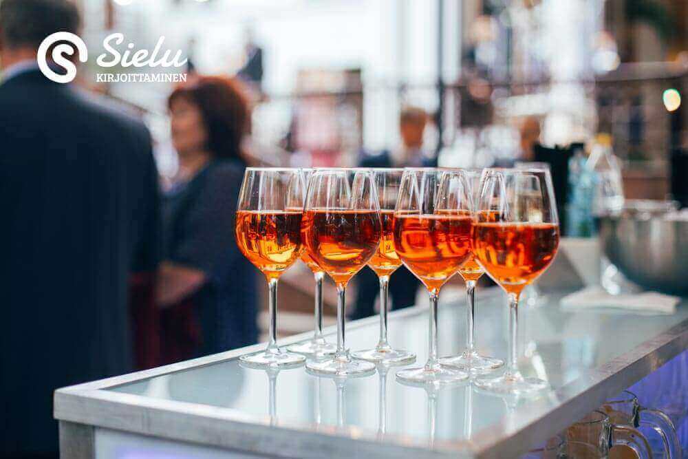 Mikä on suhteesi alkoholiin? Asiaa alkoholismista & alkoholistisesta käyttäytymisestä